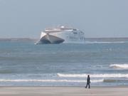 SpeedFerry approaches Boulogne
